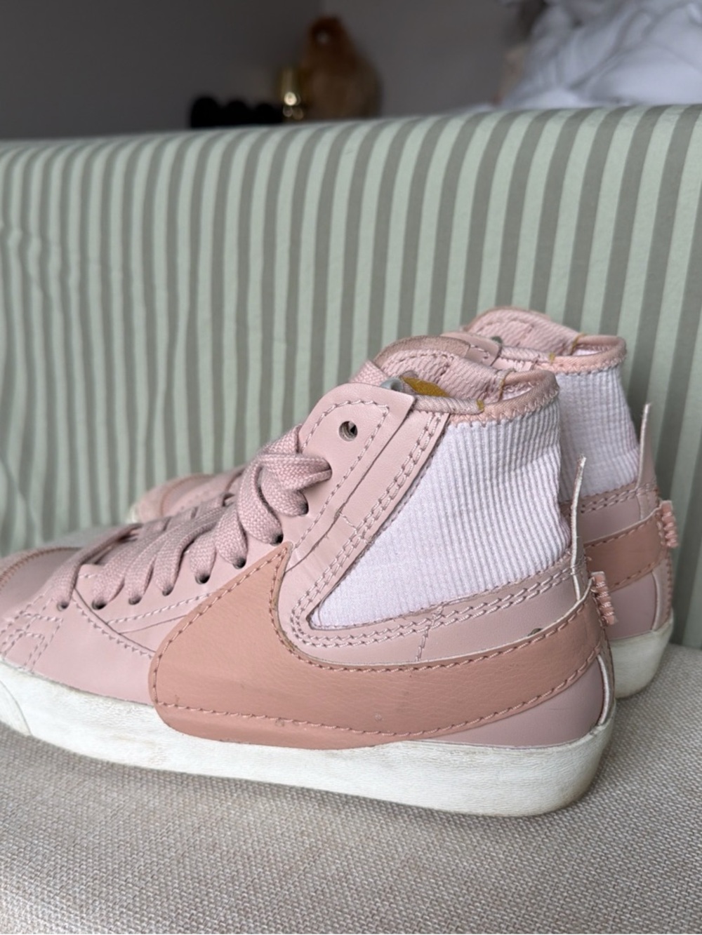 Nike Blazer  mid 77 Jumbo Logo Pink on Pink